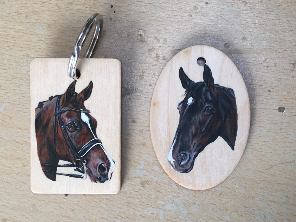 Horse portrait keyrings can be either rectangle or oval shaped